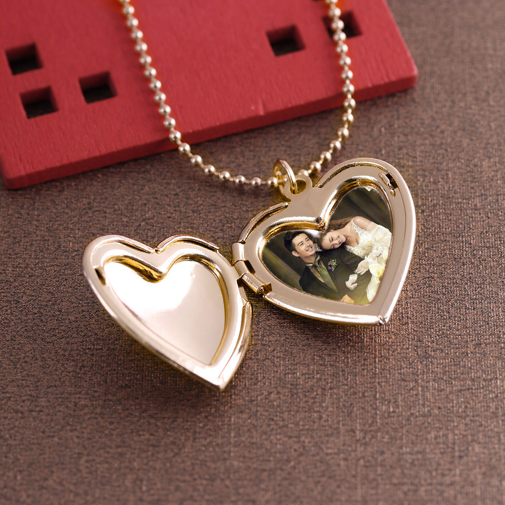Heart Locket Necklace Photo - HOOH 1PC รูปหัวใจเพื่อนกรอบรูป Locket จี้สำหรับสร้อยคอเครื่องประดับคู่ของขวัญวันวาเลนไทน์โรแมนติก