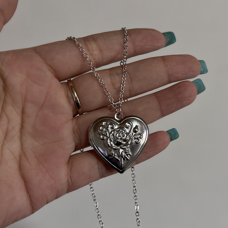 กรอบรูปหัวใจสร้อยคอจี้ Love He - Heart Locket Necklace Photo บทวิจารณ์และราคา