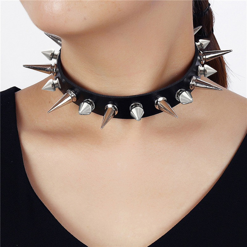 โชคเกอร์หนังเทียมประดับหมุดแหล - Goth Punk Spike Choker บทวิจารณ์และราคา