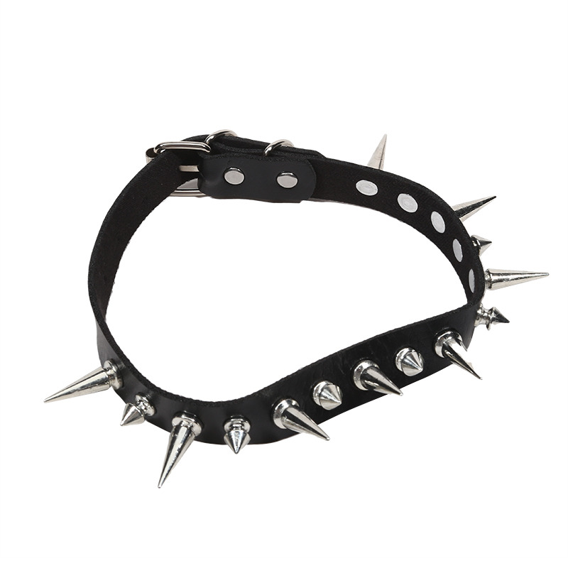 โชคเกอร์หนังเทียมประดับหมุดแหล - Goth Punk Spike Choker บทวิจารณ์และราคา